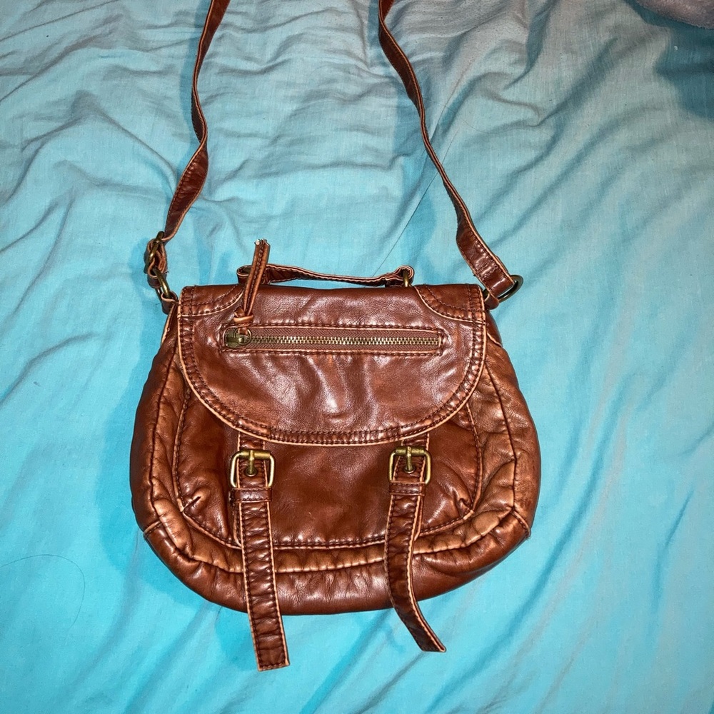Leather crossover body purse